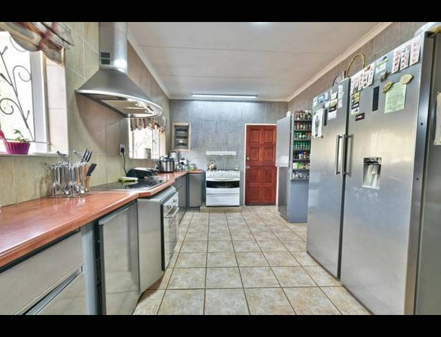 4 BEDROOM HOUSE FOR SALE IN WALKERVILLE CENTRAL